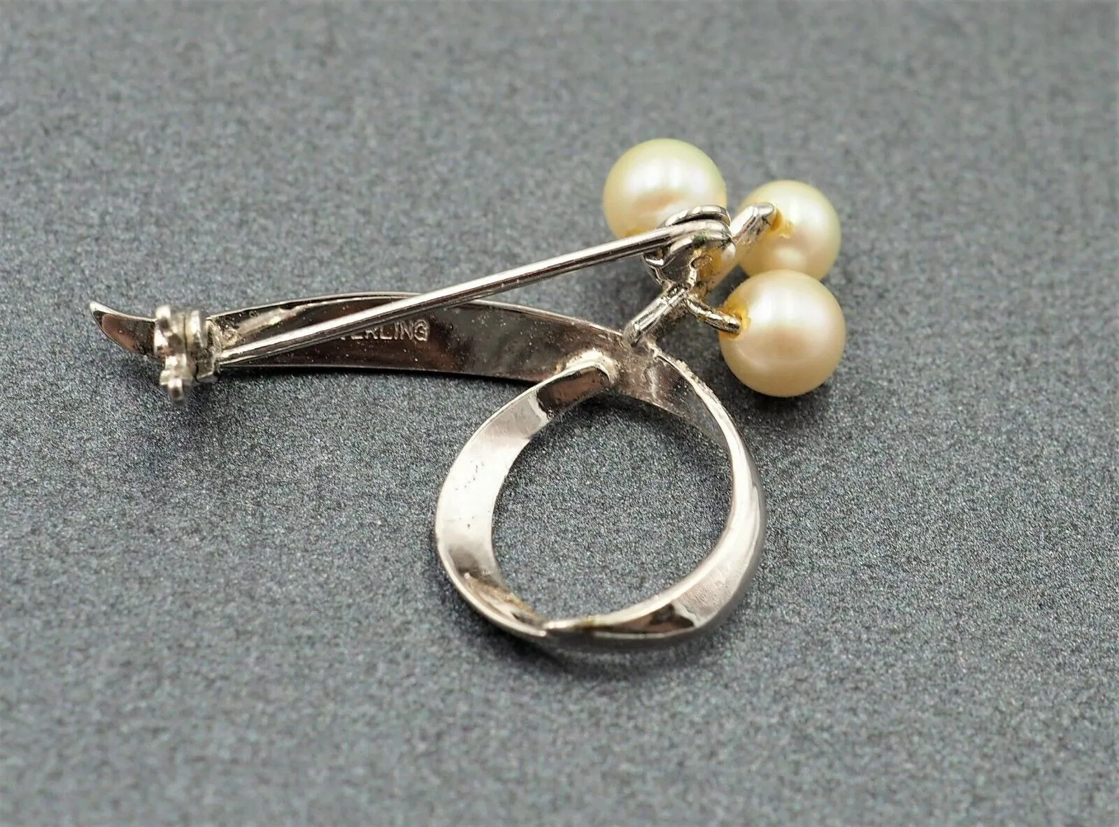 Cultured Pearl Sterling Silver Brooch/Pin