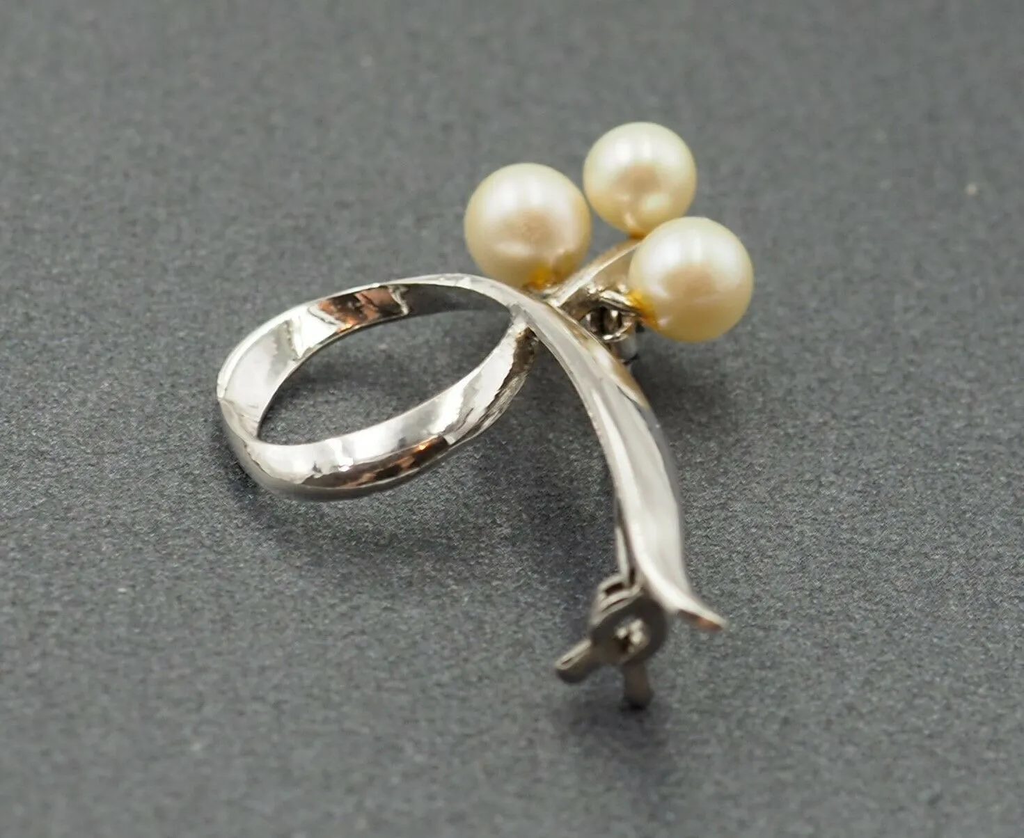 Cultured Pearl Sterling Silver Brooch/Pin