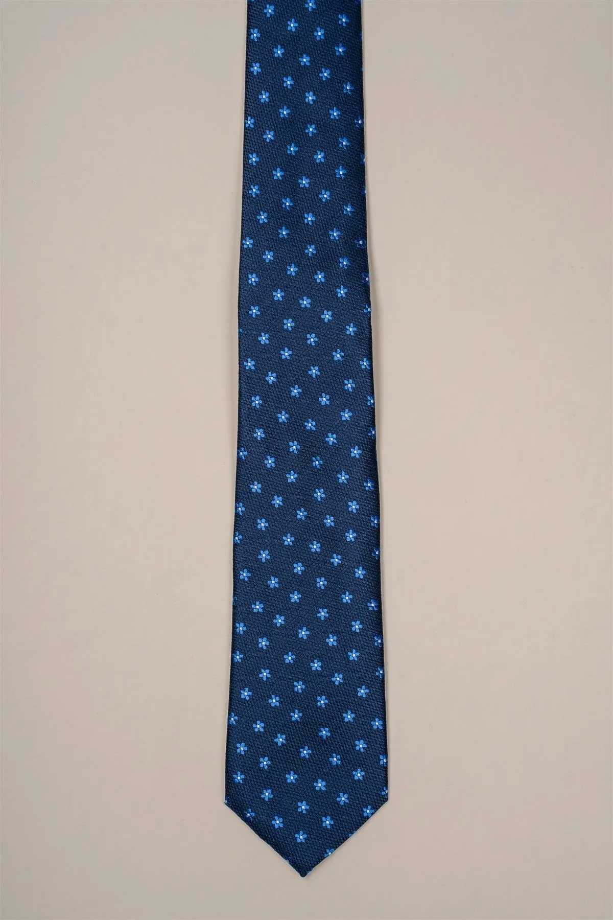 CV807 Tie