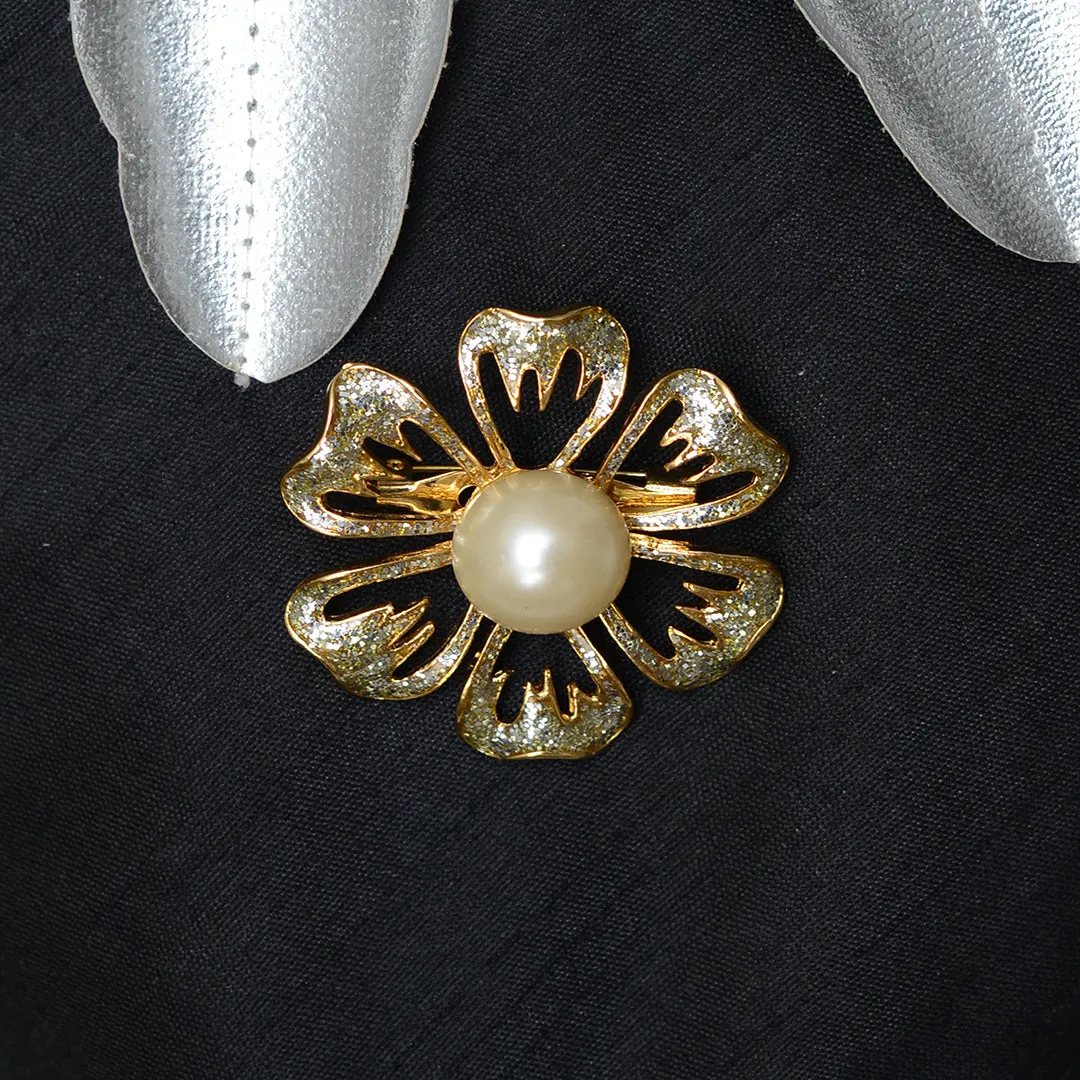 Floral 6 Petal Stone Studded Brooch