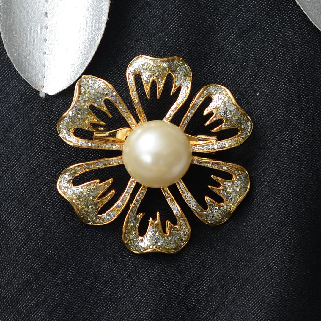 Floral 6 Petal Stone Studded Brooch