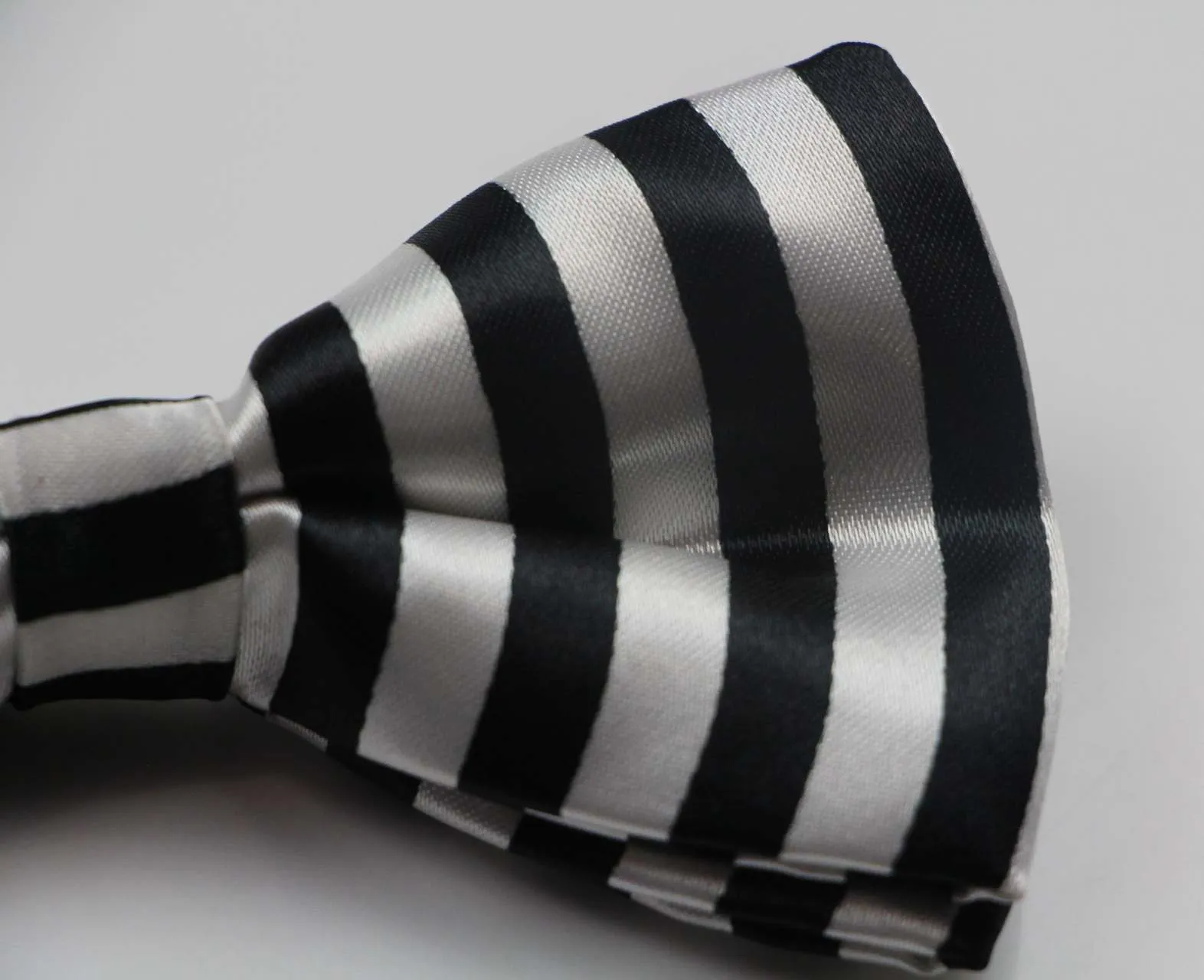 Mens Black & White Vertical Stripes Patterned Bow Tie