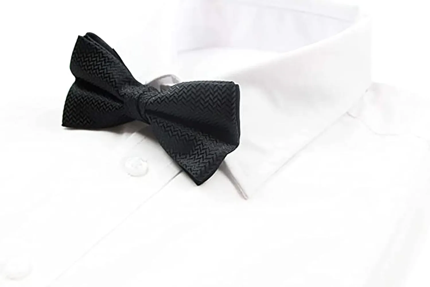 Mens Black Zig Zag Patterned Bow Tie