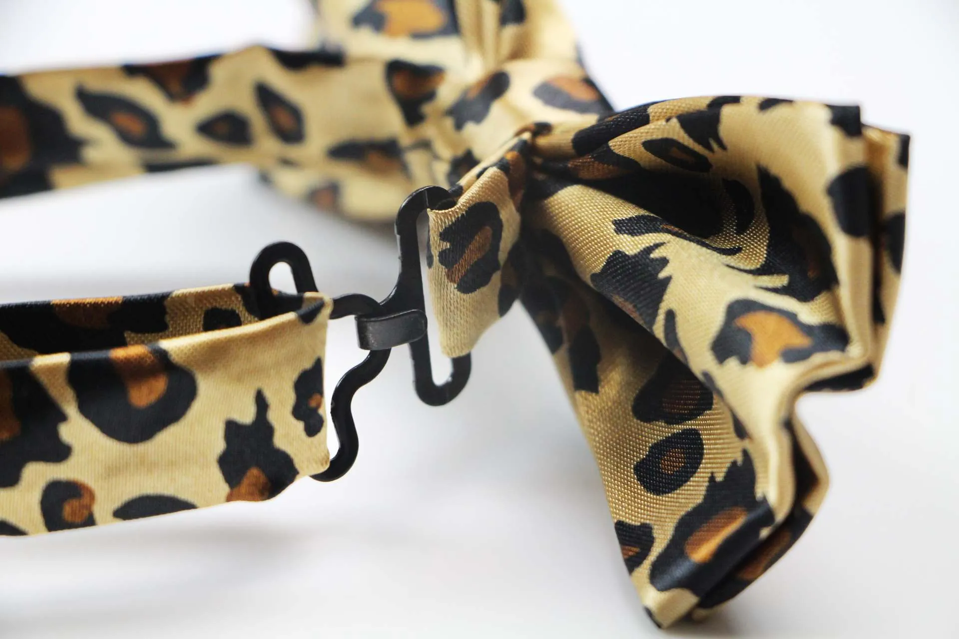 Mens Gold Leopard Print Patterned Bow Tie