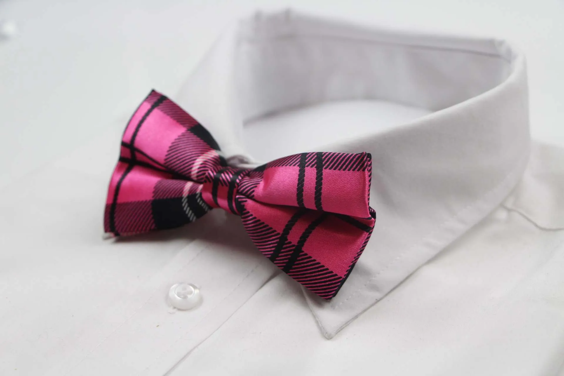 Mens Pink Tarten Plaid Patterned Bow Tie