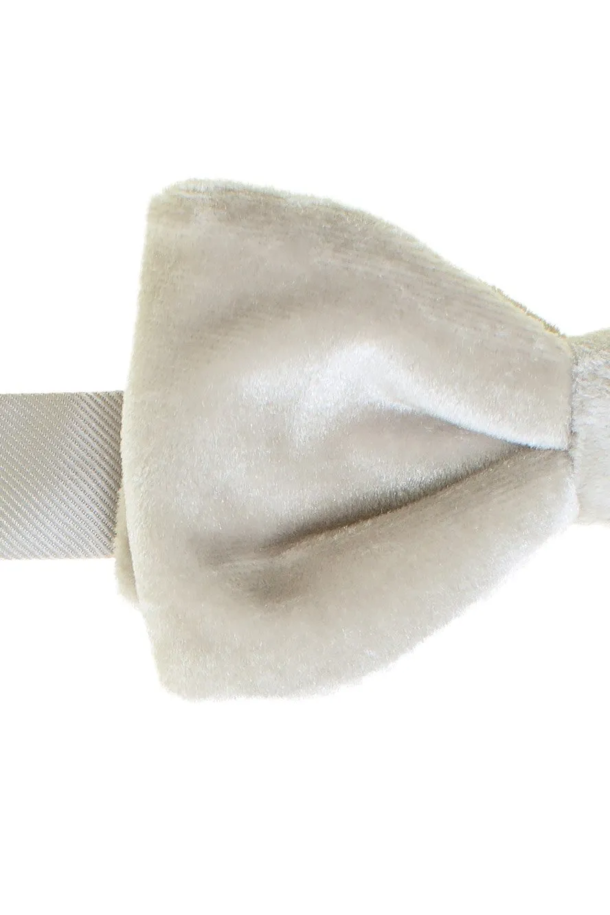 "Luxor" Dove Velvet Bow Tie