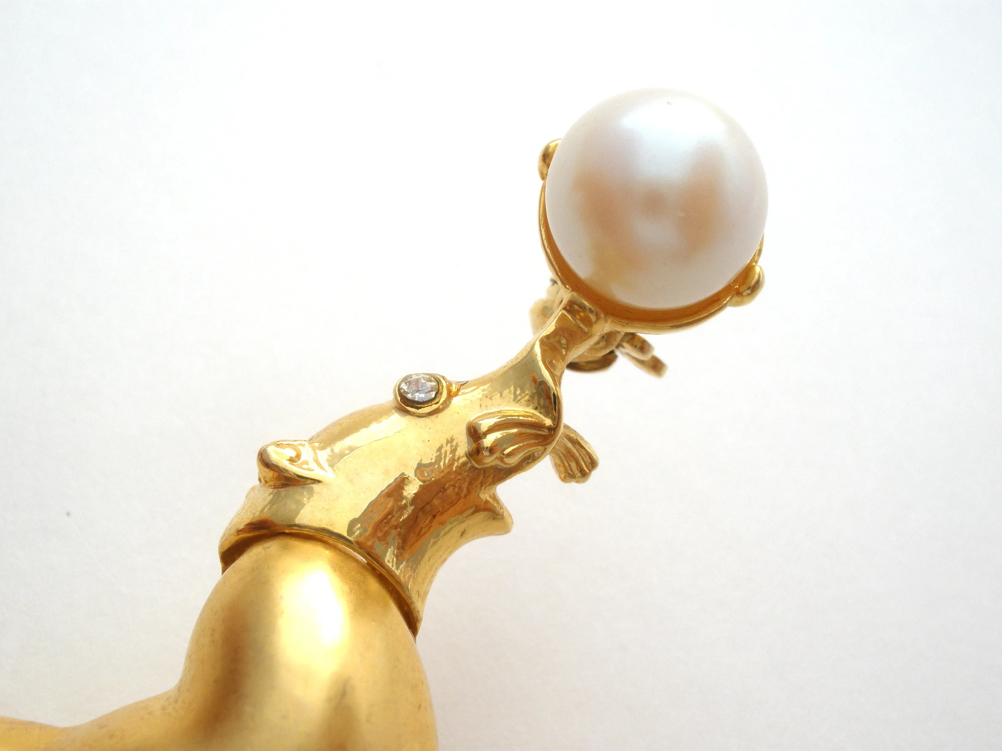 Seal Brooch Pin With Faux Pearl Ball Vintage