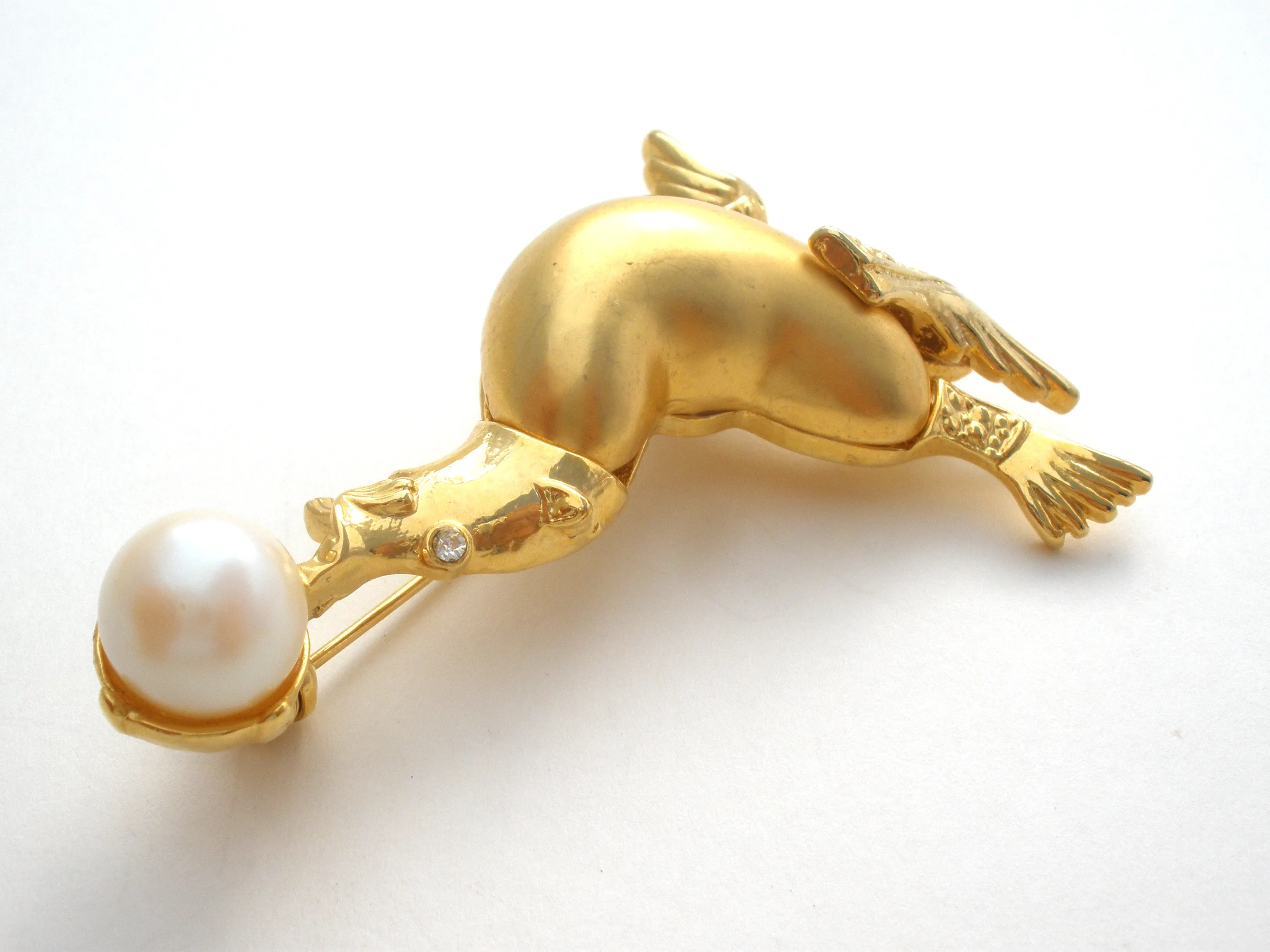 Seal Brooch Pin With Faux Pearl Ball Vintage