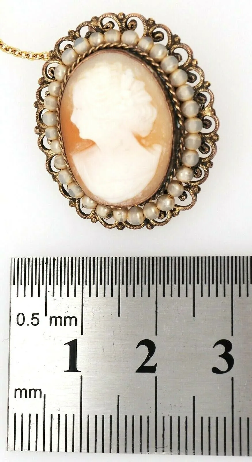 Shell Cameo & Faux Pearl Gold Plated Brooch Vintage Fashion Jewellery